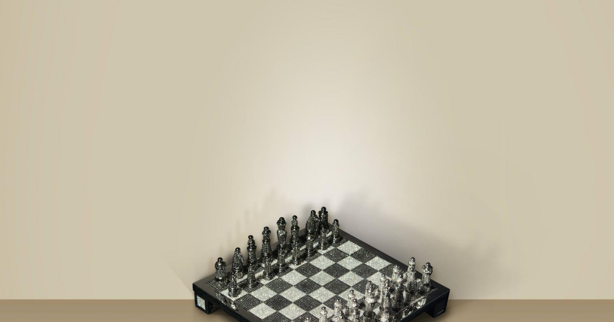 Hk$7.8 Million Royal Diamond Chess Set Took 30 Artisans More Than 9,000  Hours To Create | South China Morning Post