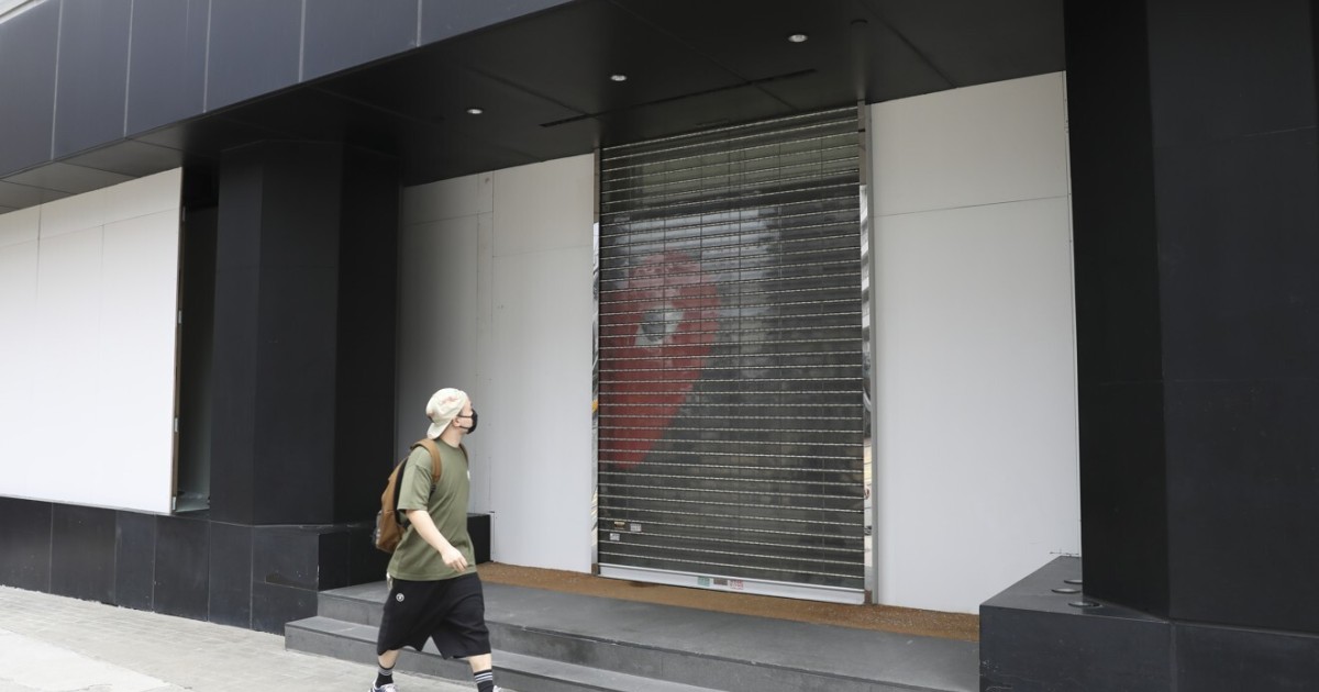 Fashion Distributor I T Warns Annual Loss Will More Than Double To
