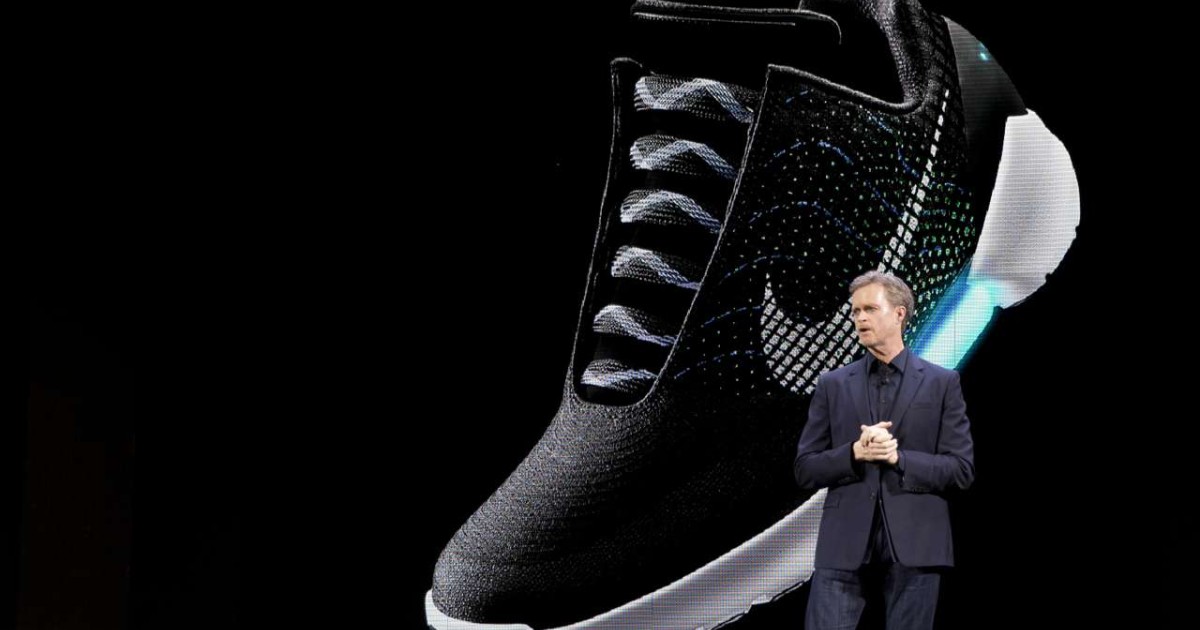 nike hyperadapt self tying shoes