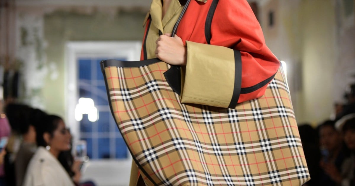 Asian influencers Kris Wu, Zhou Dongyu light up Burberry front row at  London Fashion Week