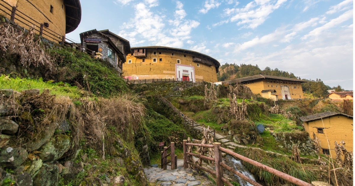 中国 土楼　HAKKA EARTHEN BUILDINGS IN CHINA Hakka Earth Building | Easy Tour China