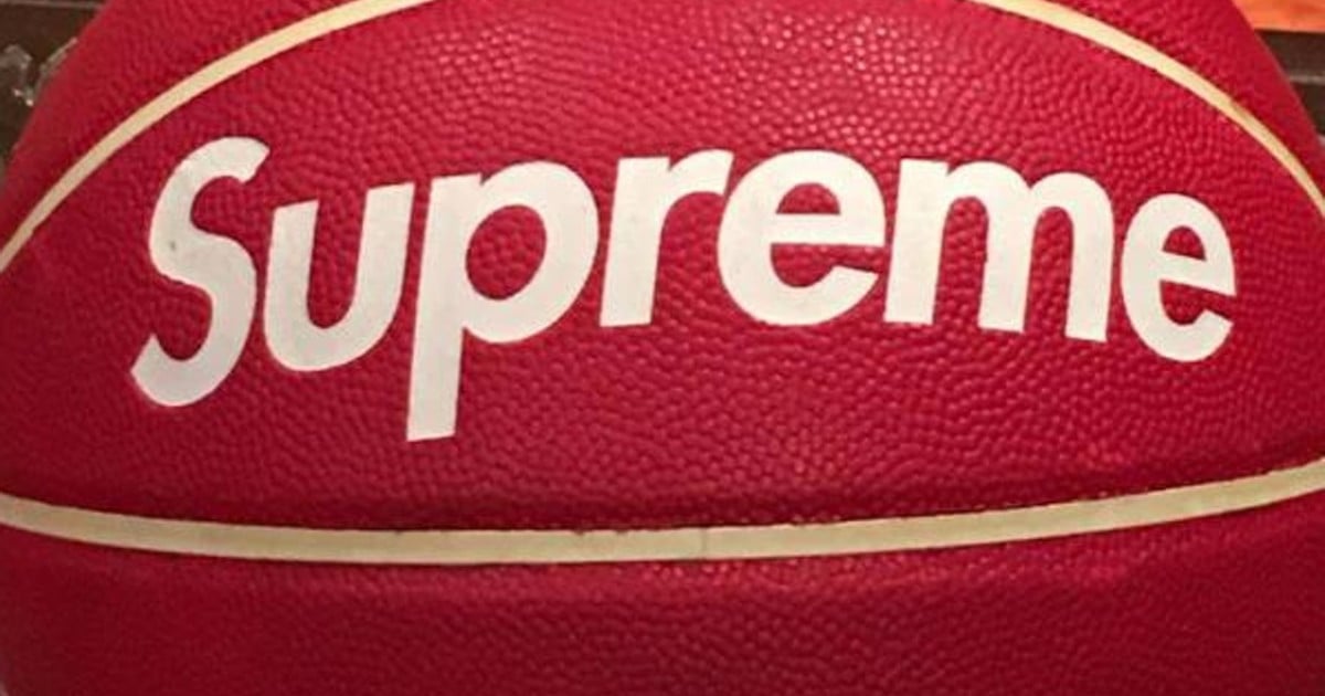 希少2007 Supreme SPALDING NYC バスケットボール