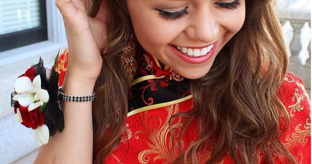 American girl wears chinese dress to prom top