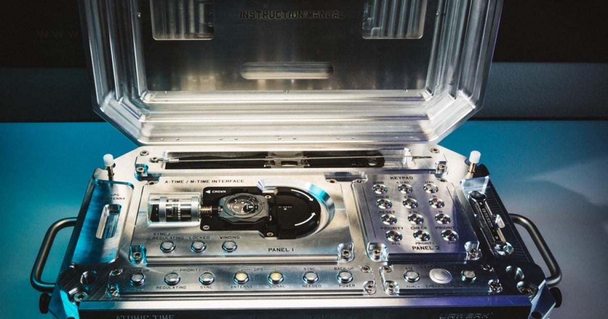 Urwerk launches Atomic Master Clock a master clock and