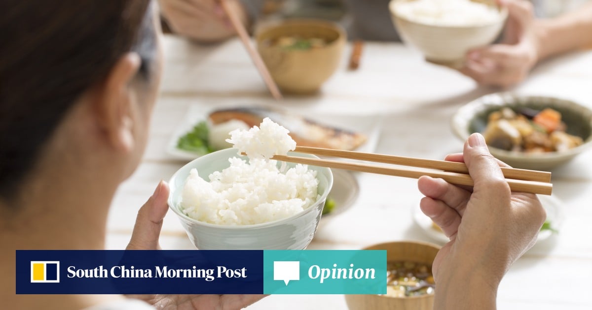 How to eat store rice with chopsticks