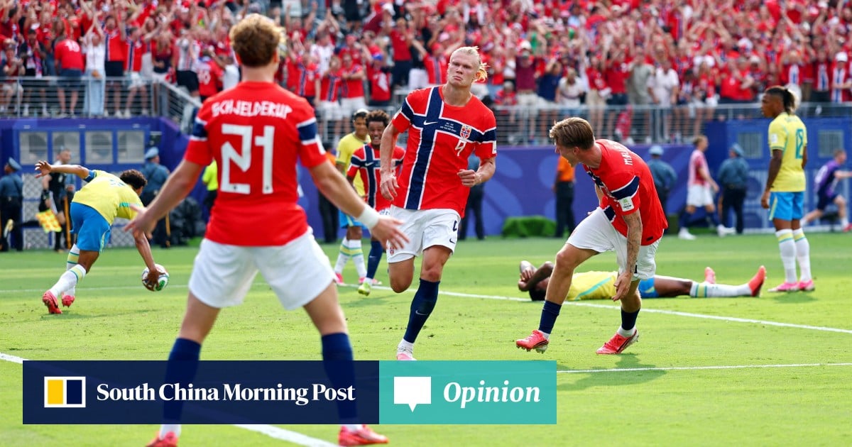 Official sponsors pay billions for exclusivity, meaning host nations must establish “clean zones” around stadiums where unauthorised advertising and street trading are prohibited (Ảnh: Reuters)
