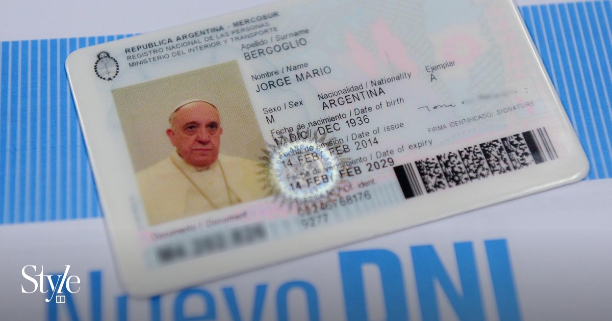 Pope Francis renews his right to travel as an Argentinian citizen