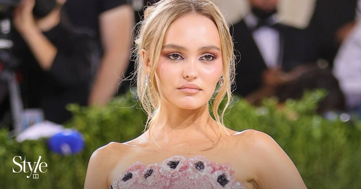 Meet Lily-Rose Depp, Johnny Depp's daughter who he 'stood up for' during  his trial with Amber Heard: the 23-year-old Chanel model and actress dated  Timothée Chalamet and her mum is Vanessa Paradis |
