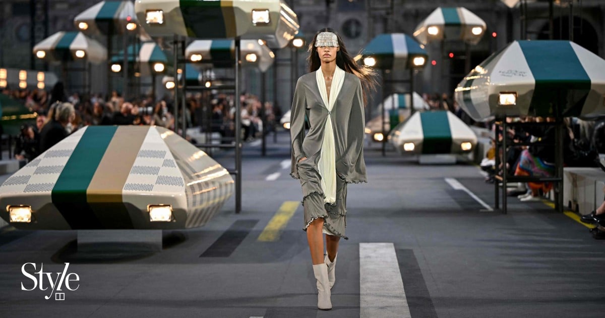 Louis Vuitton SS27: Nicolas Ghesquière's Futuristic Paris Fashion Week Show