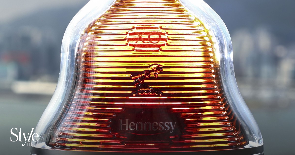 Hennessy XO 700ml マークニューソン　リミテッドエディション Hennessy's new X.O decanter pays homage to 1947 classic