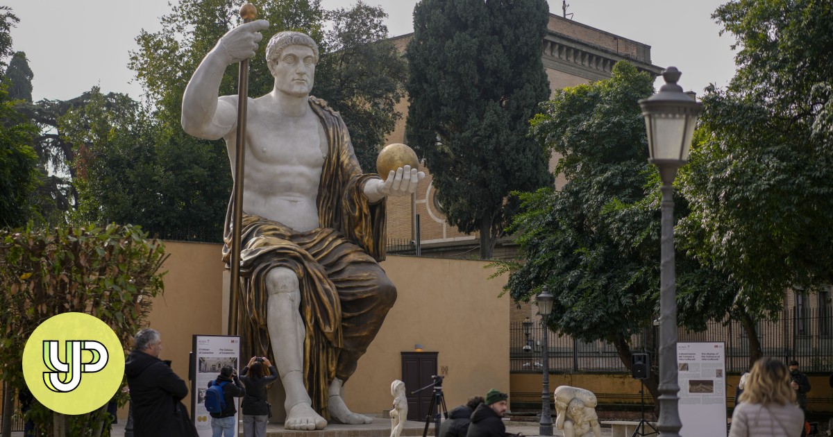 5minute listening Giant statue of Emperor Constantine looks out over