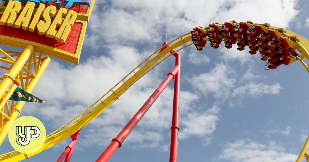 Ocean Park s 360 degree roller coaster gave passengers a scare as