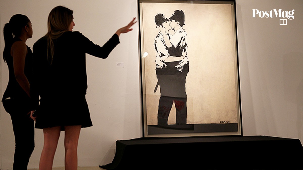 Banksy 'Kissing Coppers' mural auctioned for US$575,000 | South