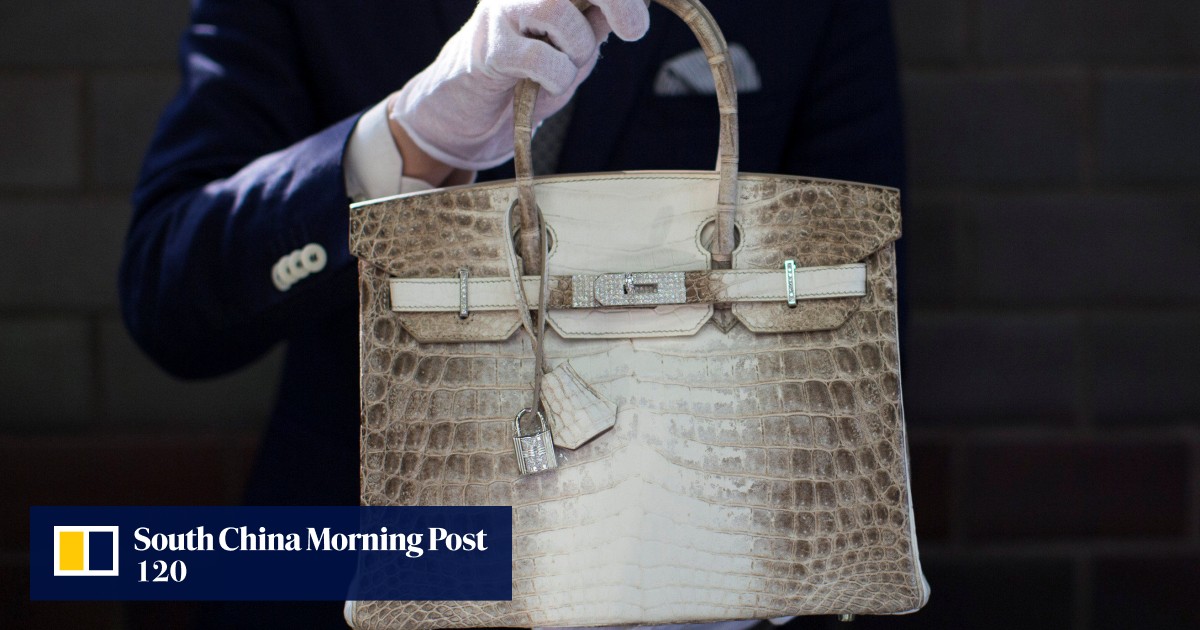 LVMH Sales Soar as Shoppers Splash Out on Handbags; Shares Rise