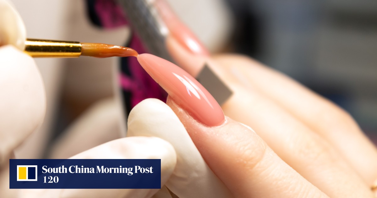 Are Gel Nail Polish Manicures Safe? UV Drying Lamps May Damage DNA: Study -  Bloomberg