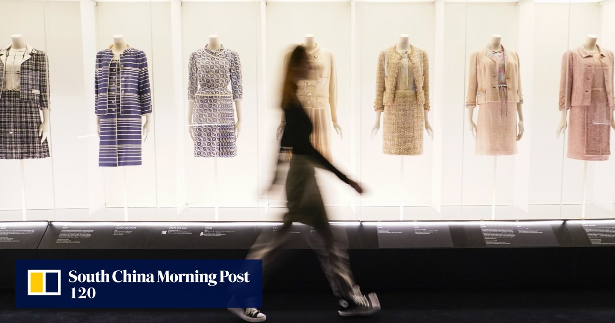 Gabrielle Chanel: Fashion Manifesto exhibition - une femme d'un