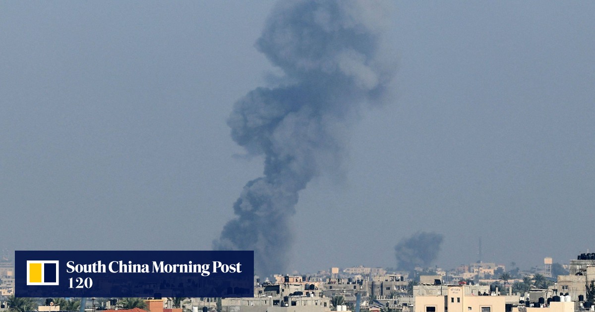 Israel bombards southern Gaza as humanitarian crisis reaches ‘breaking point’