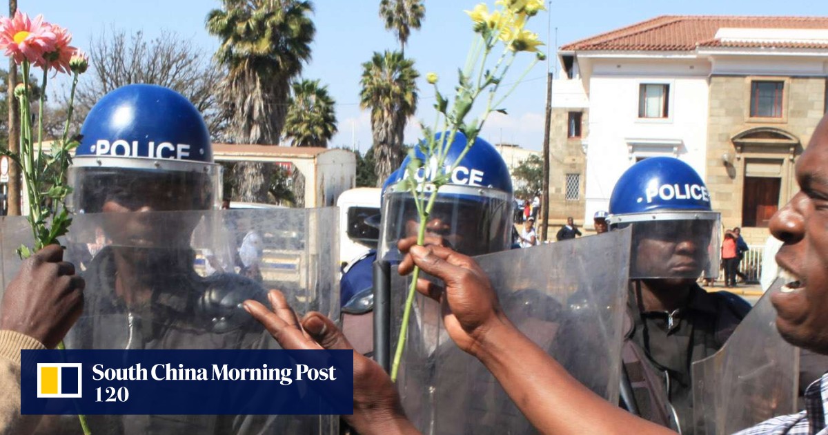Zimbabwe Riot Police Use Teargas Water Cannon To Break Up Anti Government Protest South China 1238