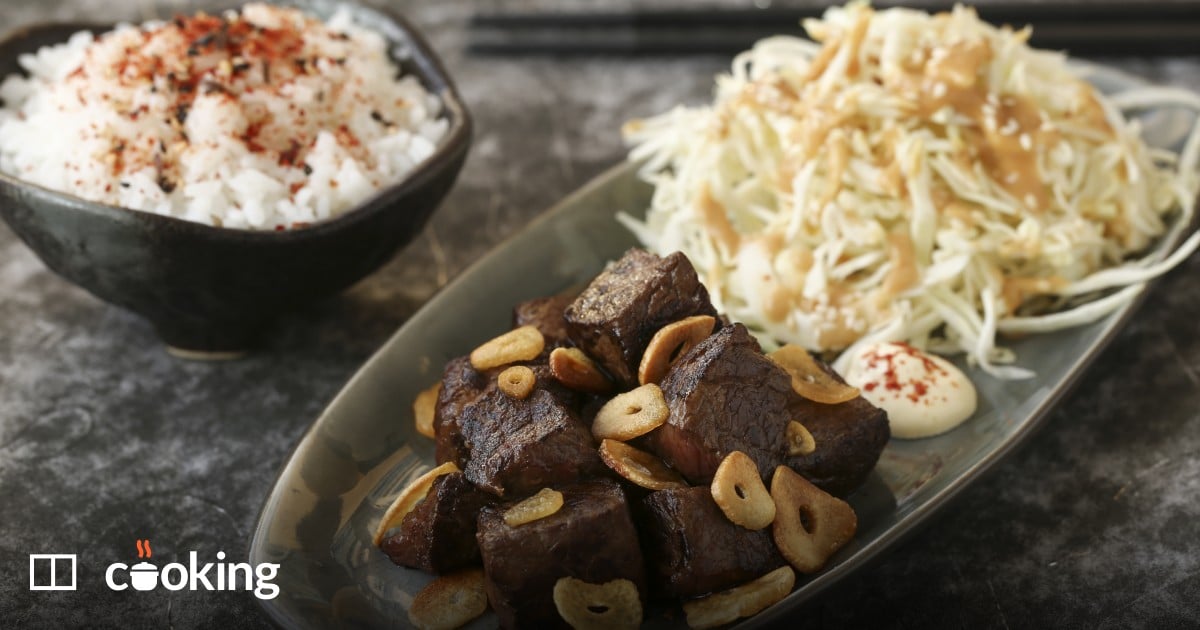 Japanese beef cubes with fried garlic and shredded cabbage recipe