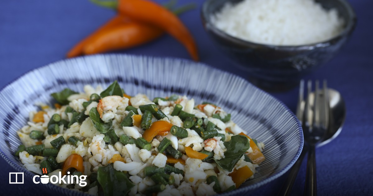 Quick and easy Thai crab meat with yellow chillies - recipe | SCMP Cooking