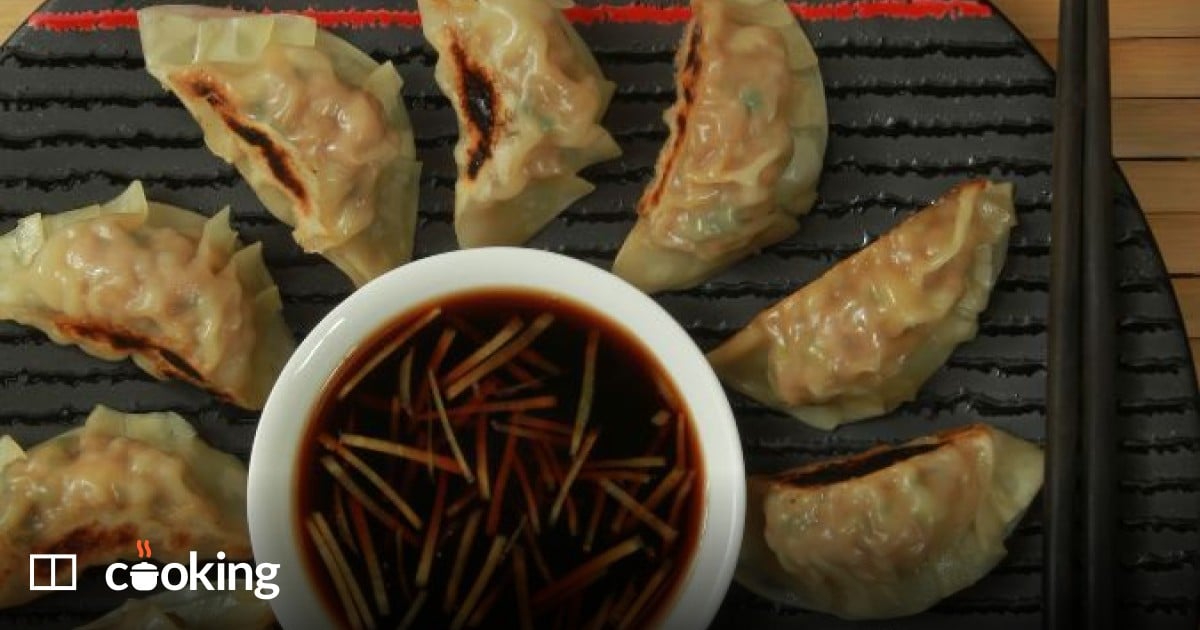 Easy Gyoza Pan Fried Pork Dumplings Recipe Scmp Cooking