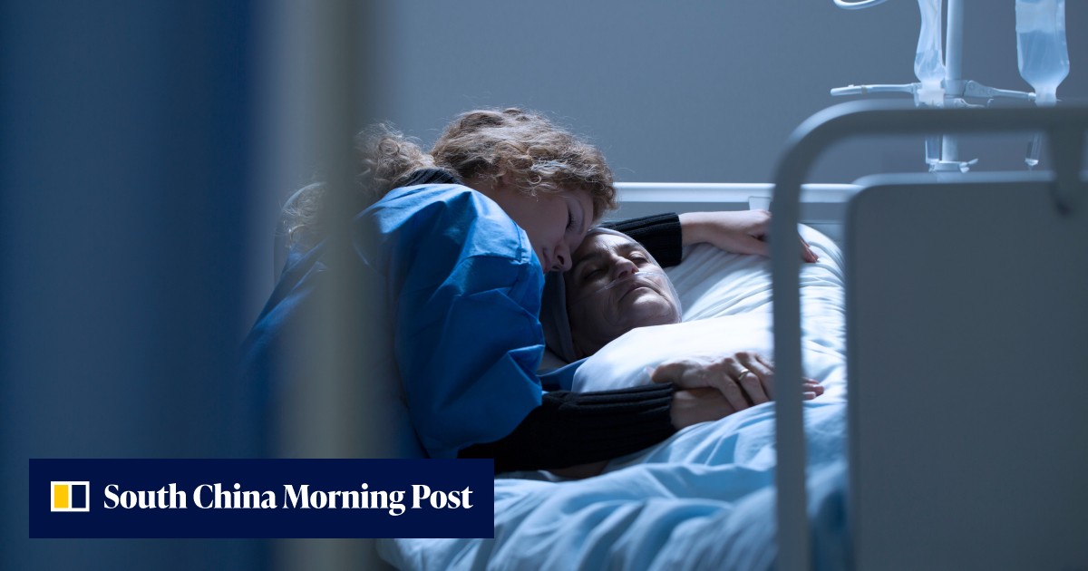 Palliative care experts on what the dying can teach us about how to live – their biggest regrets are not being genuine and hesitating to live a more fulfilling life - Vimarsana News