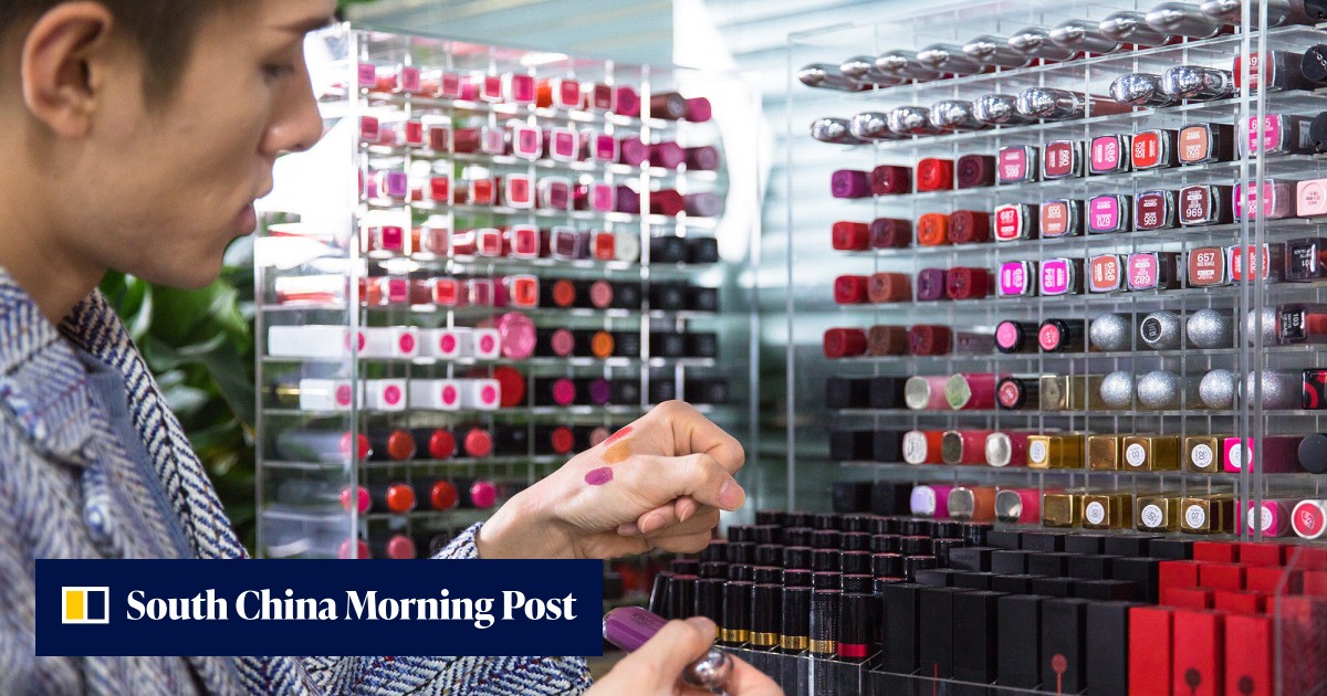 China's top e-commerce influencer, 'Lipstick King' Austin Li Jiaqi, abruptly ends Taobao show in major live-streaming snafu - Vimarsana News