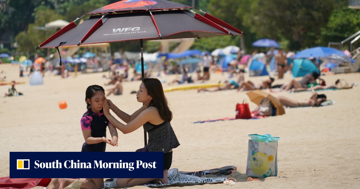 Hong Kong sweats as mercury hits 36.1 degrees Celsius - Vimarsana News