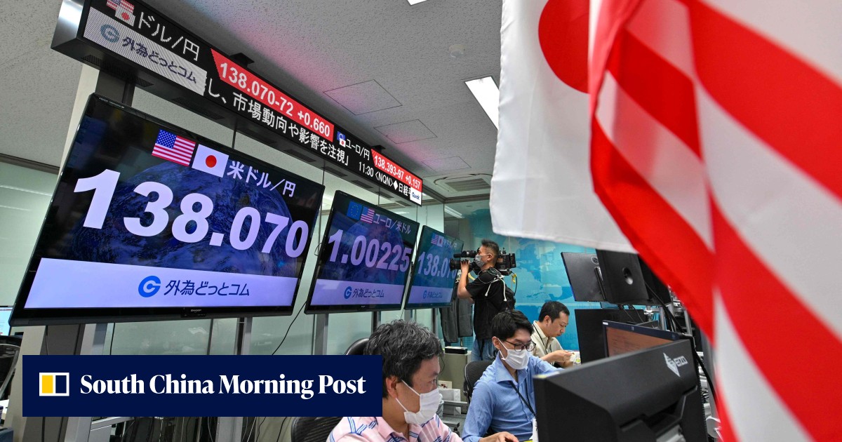 'Sell-the-yen' trades crumble as recessionary fears cap yields, put pressure on oil and send traders scampering back to safe assets - Vimarsana News