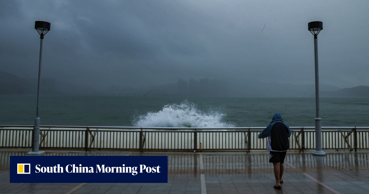 Storm Ma-on: Hong Kong to downgrade No 8 typhoon warning signal to No 3 between 9am and 11am, most classes suspended - Vimarsana News