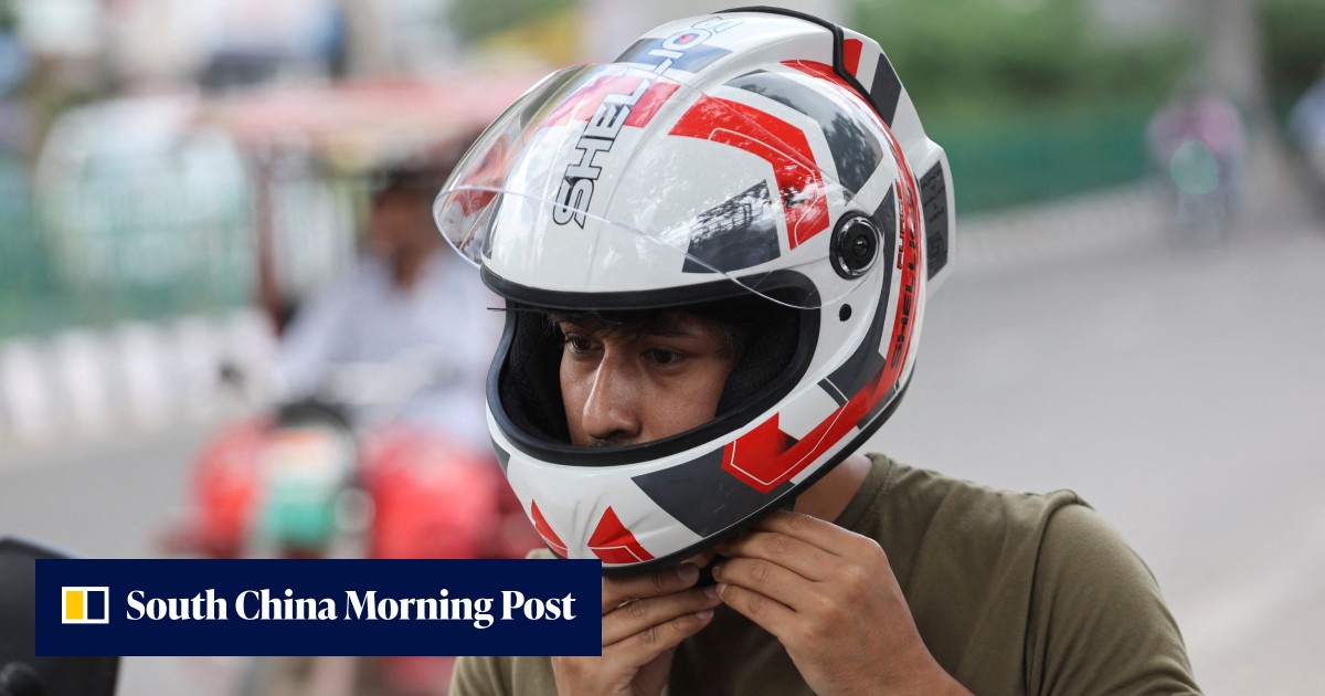 India's smog is now so bad, motorcyclists can buy 'air-purifying' helmets in New Delhi - Vimarsana News