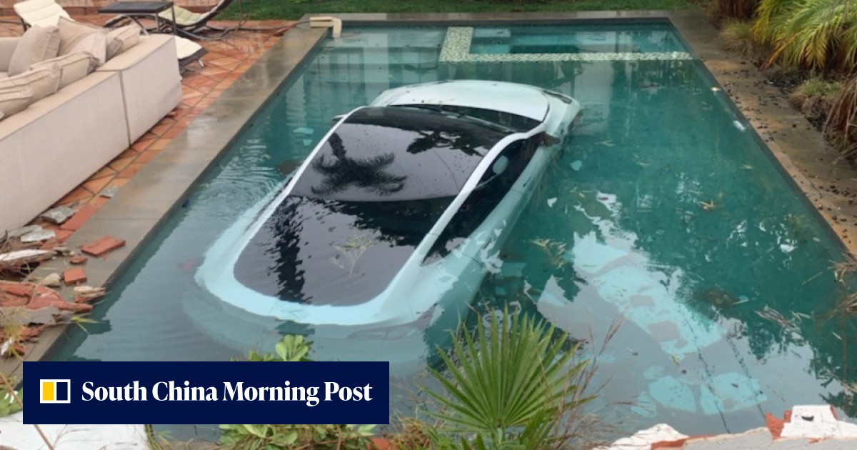 'Hero' bystanders save US family after driver crashes Tesla into pool - Vimarsana News