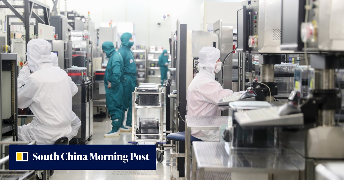 Tech War: China's young chip-making talent jostles for work in a tight semiconductor job market amid economic slowdown - Vimarsana News