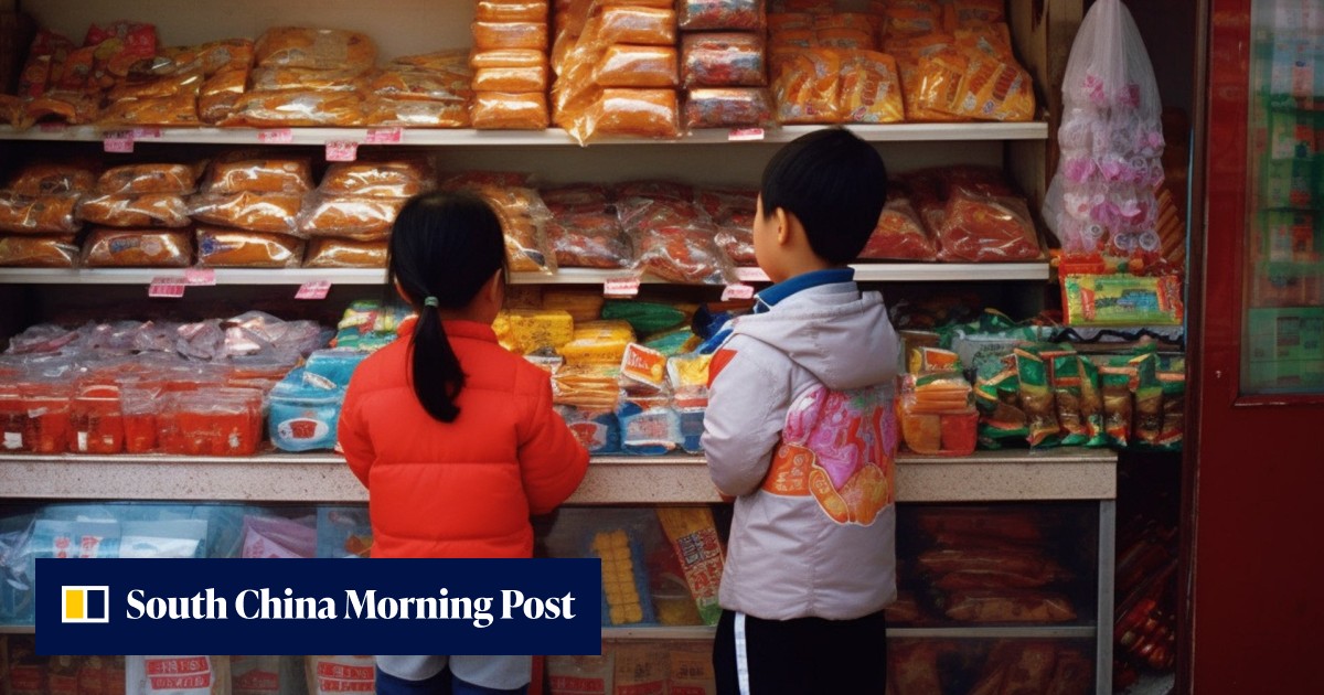 'Control freak': Chinese mother who tried to 'bully' corner shop into not selling sugary snacks to children faces angry online backlash - Vimarsana News
