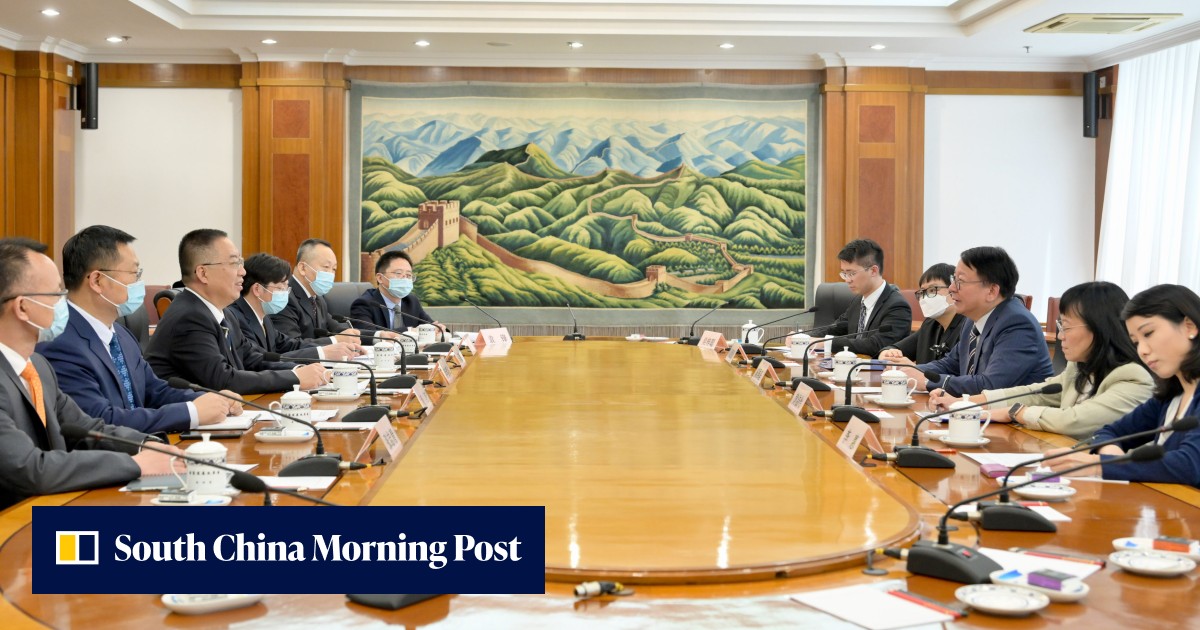 Hong Kong on course to meet 2023 talent recruitment target of 35,000 high-flyers, Chief Secretary says - Vimarsana News