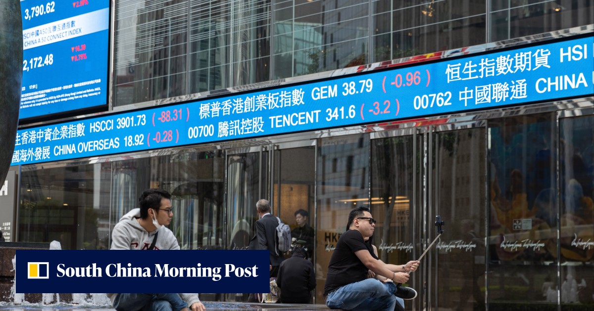 Hong Kong stocks fluctuate as China's central bank injects more long-term liquidity amid signs of weak demand - Vimarsana News