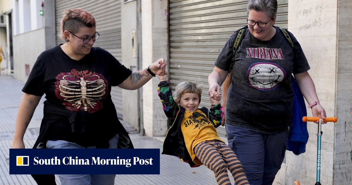 LGBTQ Russians flee to Argentina seeking refuge from discrimination, Ukraine war - Vimarsana News