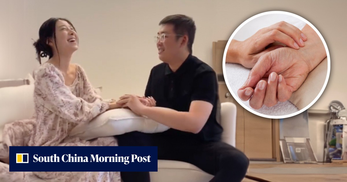 'Take my pulse': woman surprises Chinese medicine doctor husband with news of pregnancy by asking him for health check in touching viral video - Vimarsana News