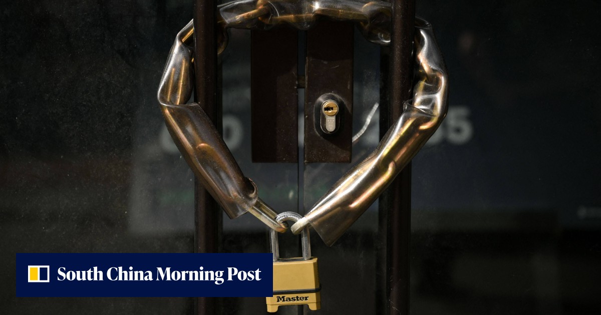Disgruntled Singapore man fined US$3,000 for padlocking ex-workmates inside old office after being fired - Vimarsana News
