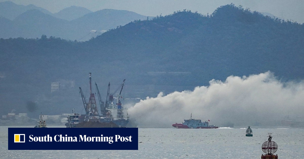 Hong Kong barge fire sends cloud of acrid smoke sweeping across city - Vimarsana News