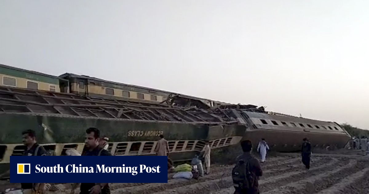 Two trains collide in Pakistan, killing at least 35 passengers - Vimarsana News