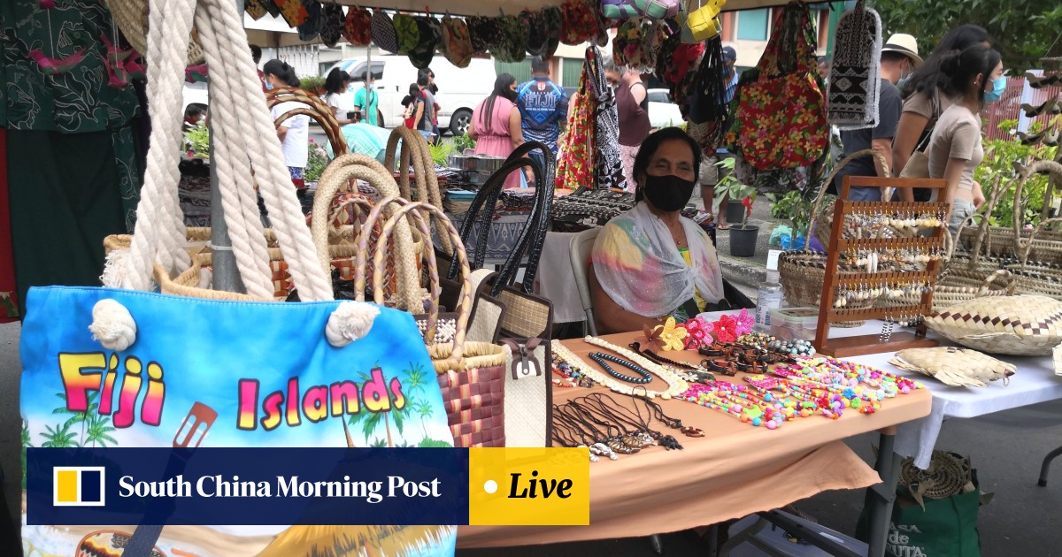 Visual context for "sutɔɣu" — Daani n boŋɔ paɣa n ʒi teebuli gbini maa n kohari binyahari binyahiri maa baagi nima biɛni cheeni nima tikpariyi biɛni k