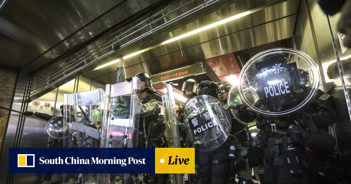 Hundreds Of Doctors Side With Police Over Hong Kong Protests - 