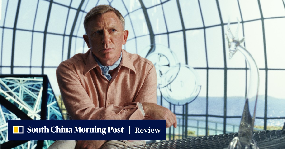 Netflix movie review – Glass Onion: A Knives Out Mystery sees Daniel Craig return as gentleman detective Benoit Blanc in Rian Johnson's hugely entertaining whodunit sequel - Vimarsana News