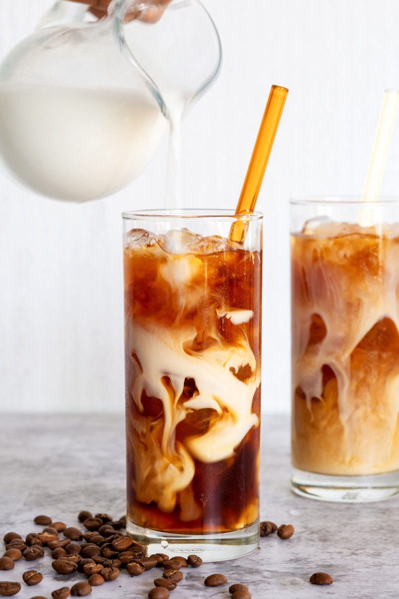 A barista's guide on how to make iced coffee from hot coffee