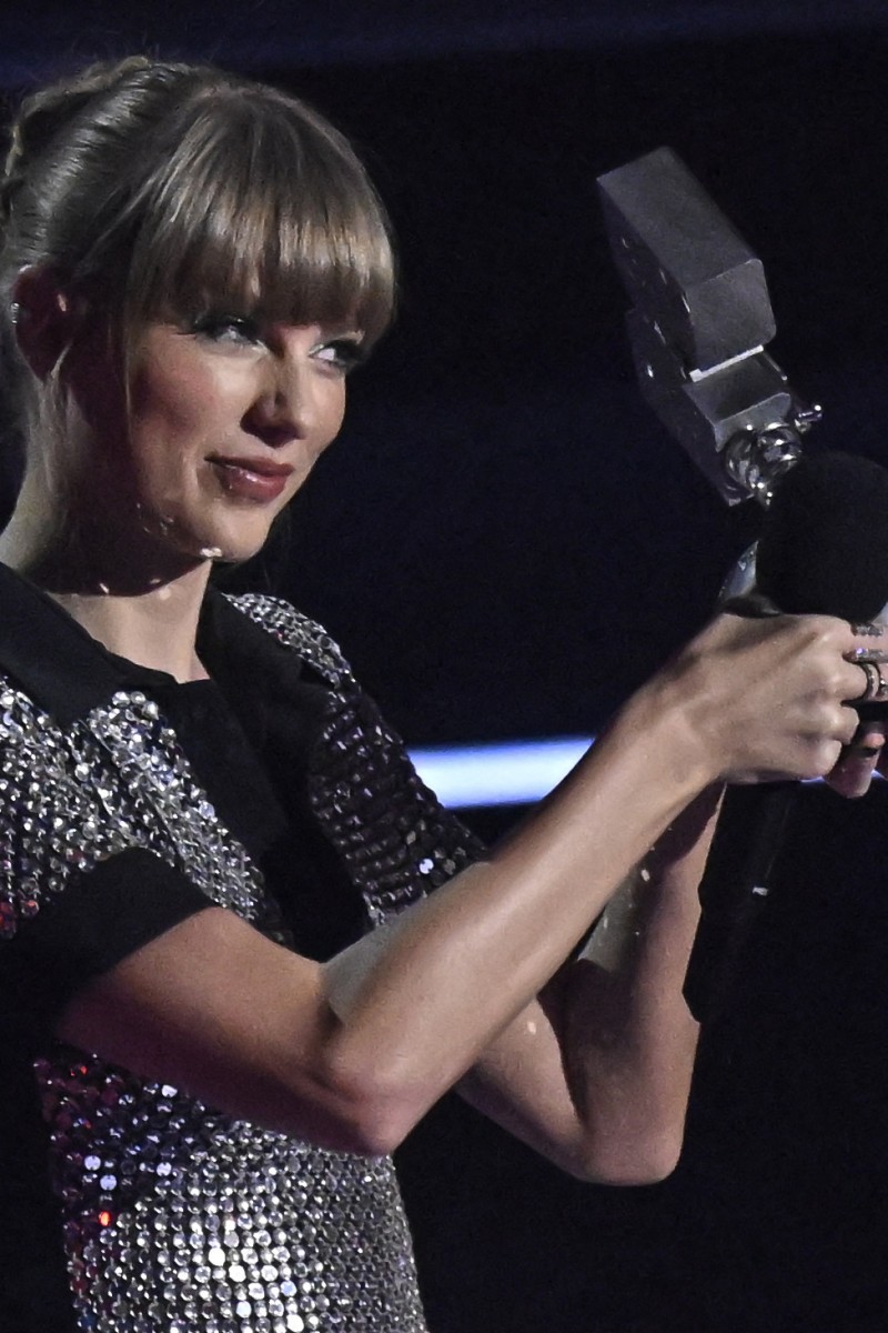 2022 MTV EMAs: Taylor Swift dominates ceremony with 4 wins and other  highlights - YP