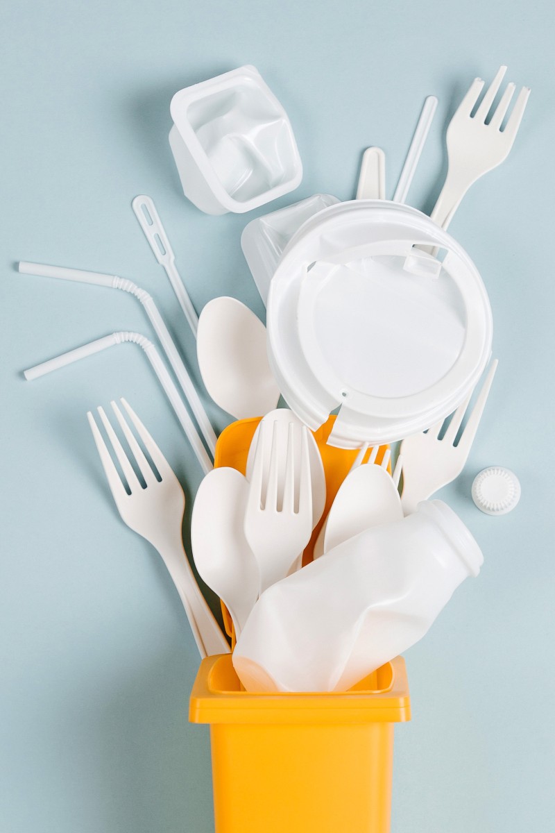 Plastic tableware outlet
