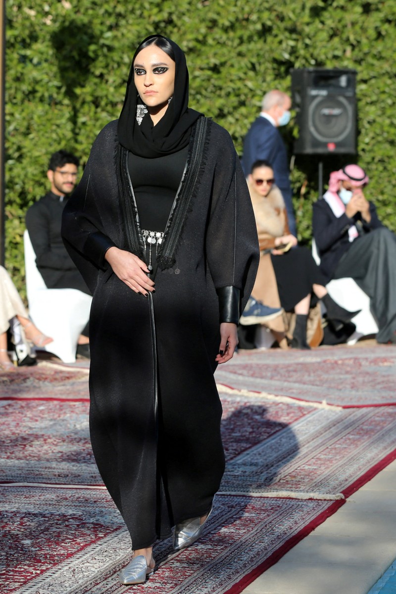 France bans abaya robes in state run schools as critics say it will alienate Muslim citizens Young Post South China Morning Post