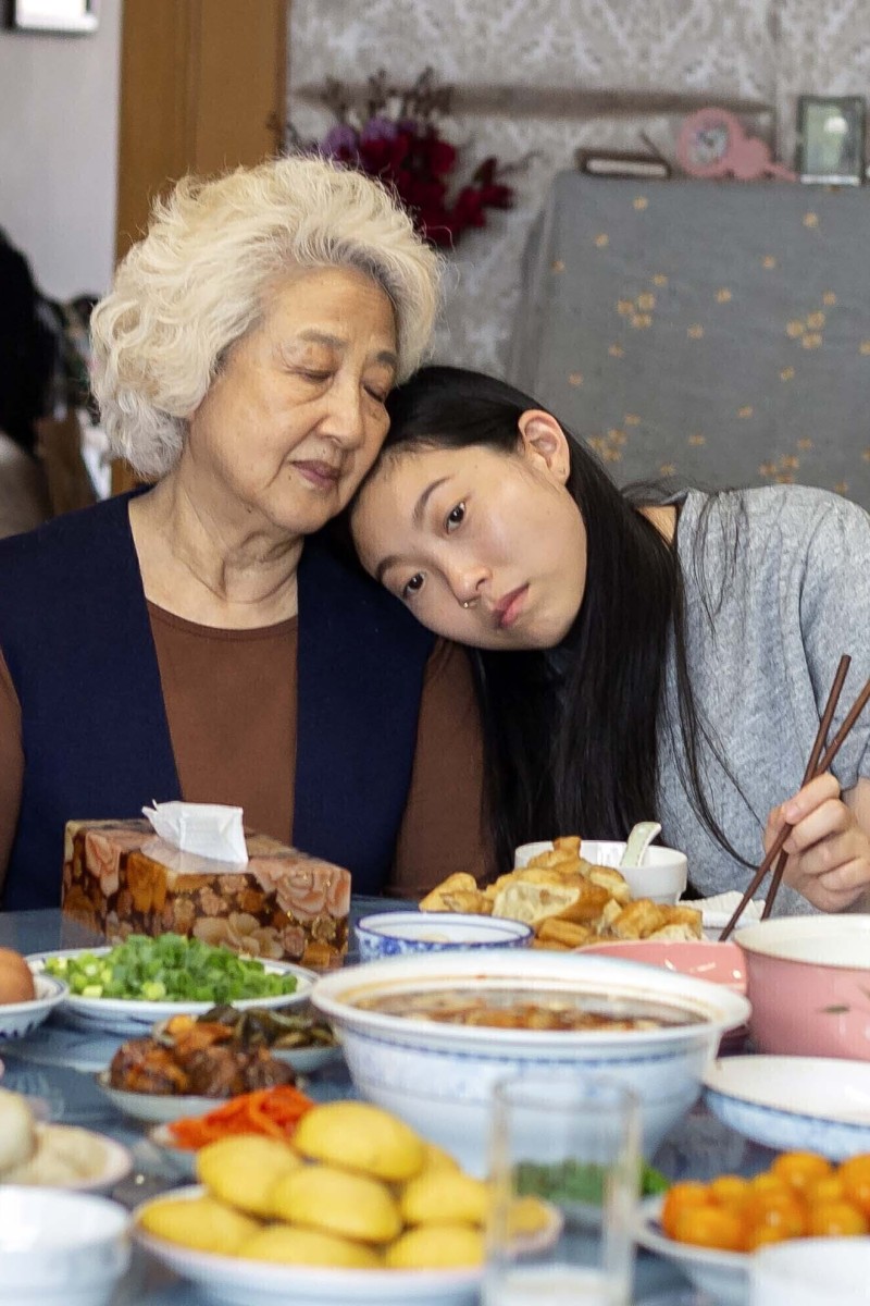 ‘The Farewell’ movie review: Awkwafina proves she is not just a comedic ...