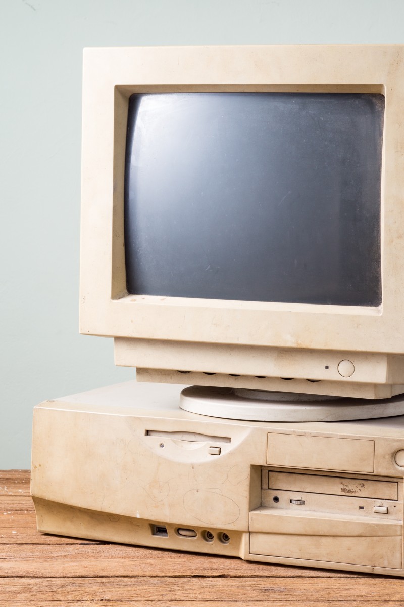 What would a Windows 95 computer say to an Apple MacBook Pro? - Young ...